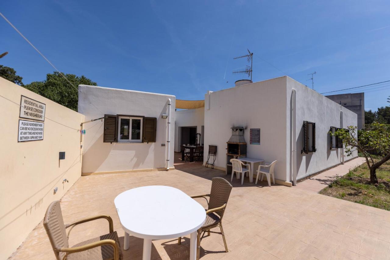 Villa Beso San Antonio  Exterior photo
