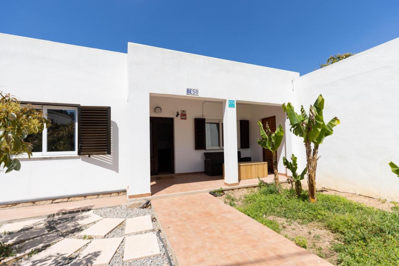 Villa Beso San Antonio  Exterior photo